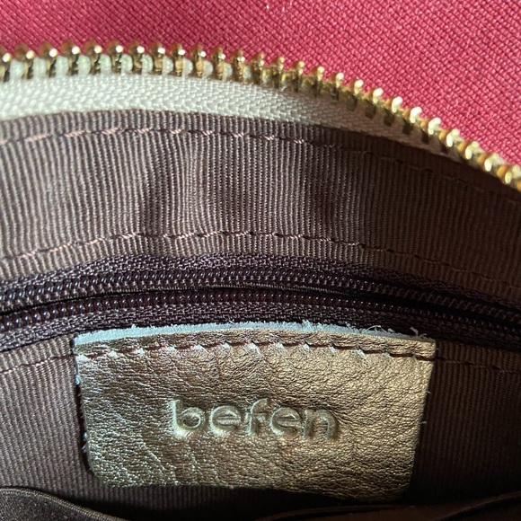 Gold wristlet organizer zip wallet - Picture 9 of 9